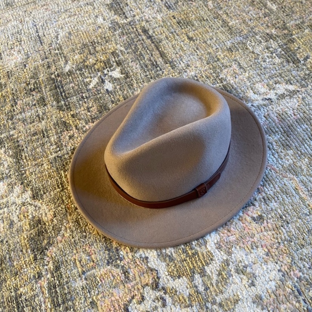 Brixton tan fedora hat.❤️
